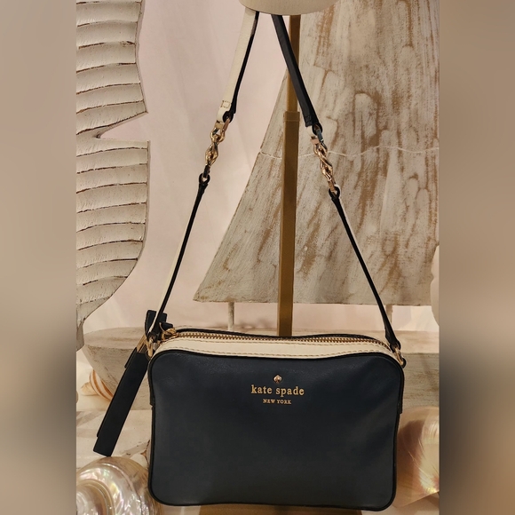 Kate Spade Navy and White Crossbody purse. SO Kate and cute! - Picture 12 of 12